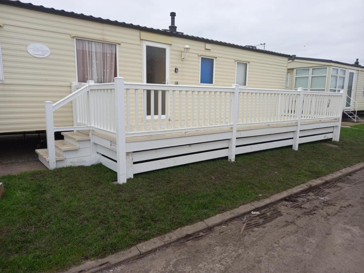 Holiday Home In Lyons Robin Hood Holiday Park Meliden Kültér fotó