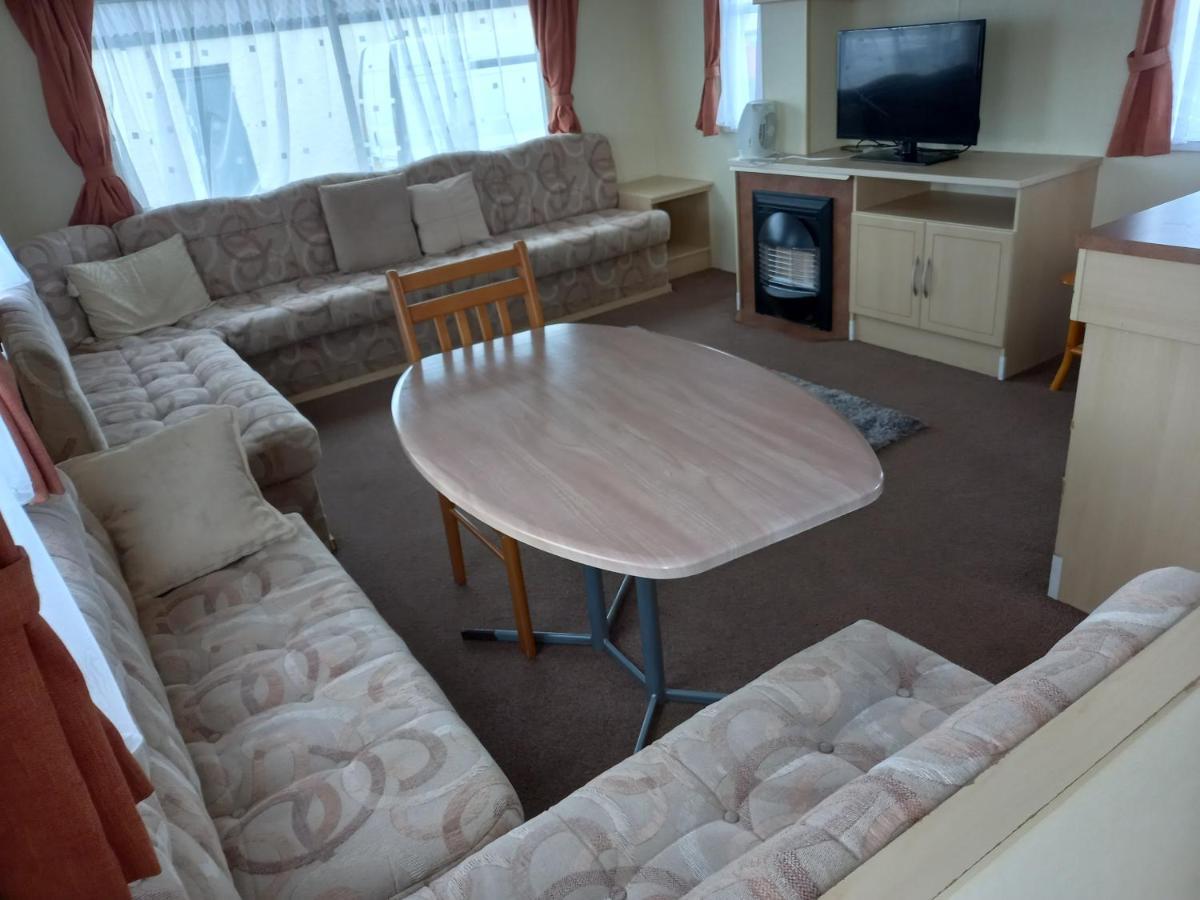 Holiday Home In Lyons Robin Hood Holiday Park Meliden Kültér fotó