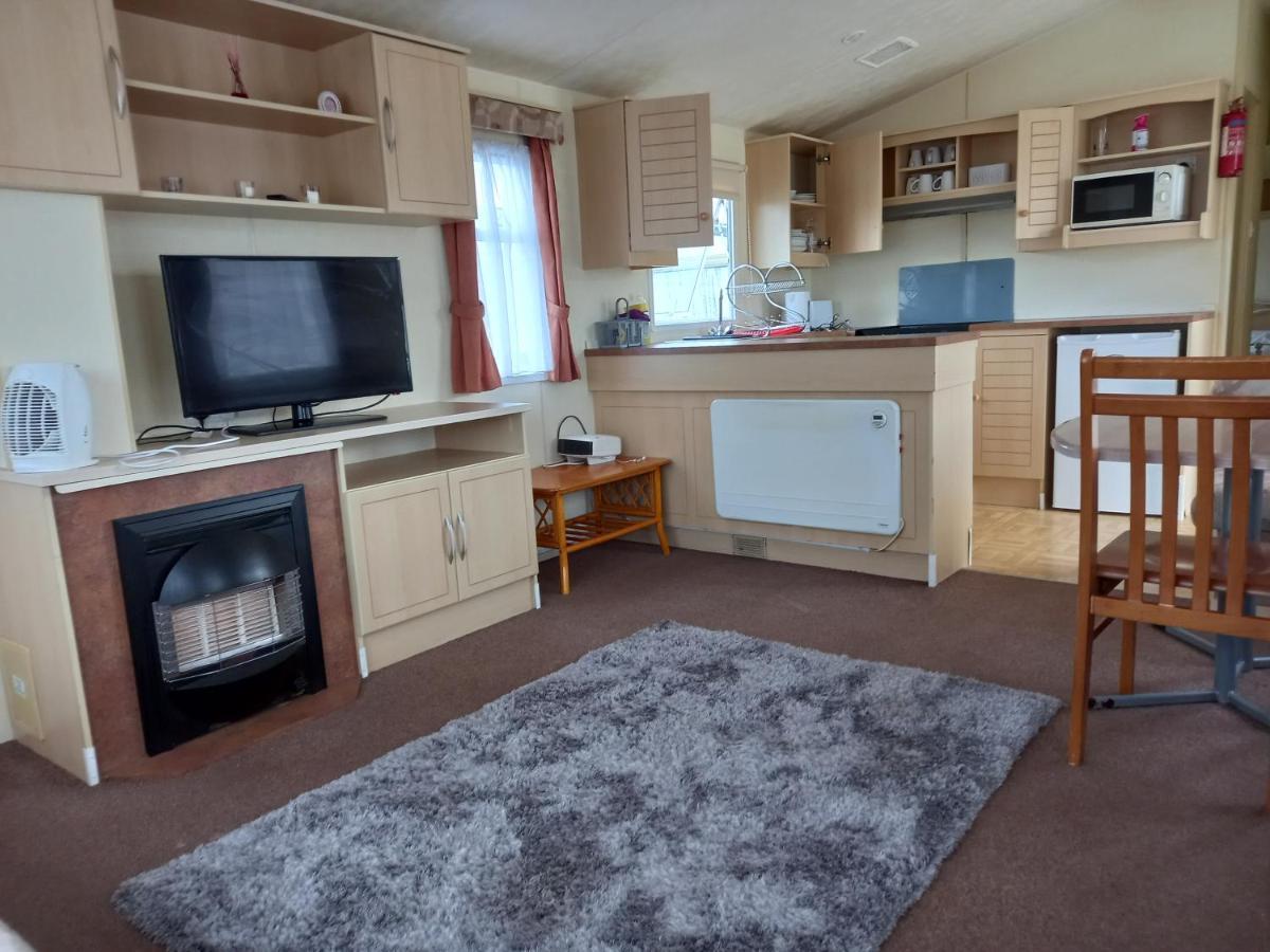 Holiday Home In Lyons Robin Hood Holiday Park Meliden Kültér fotó