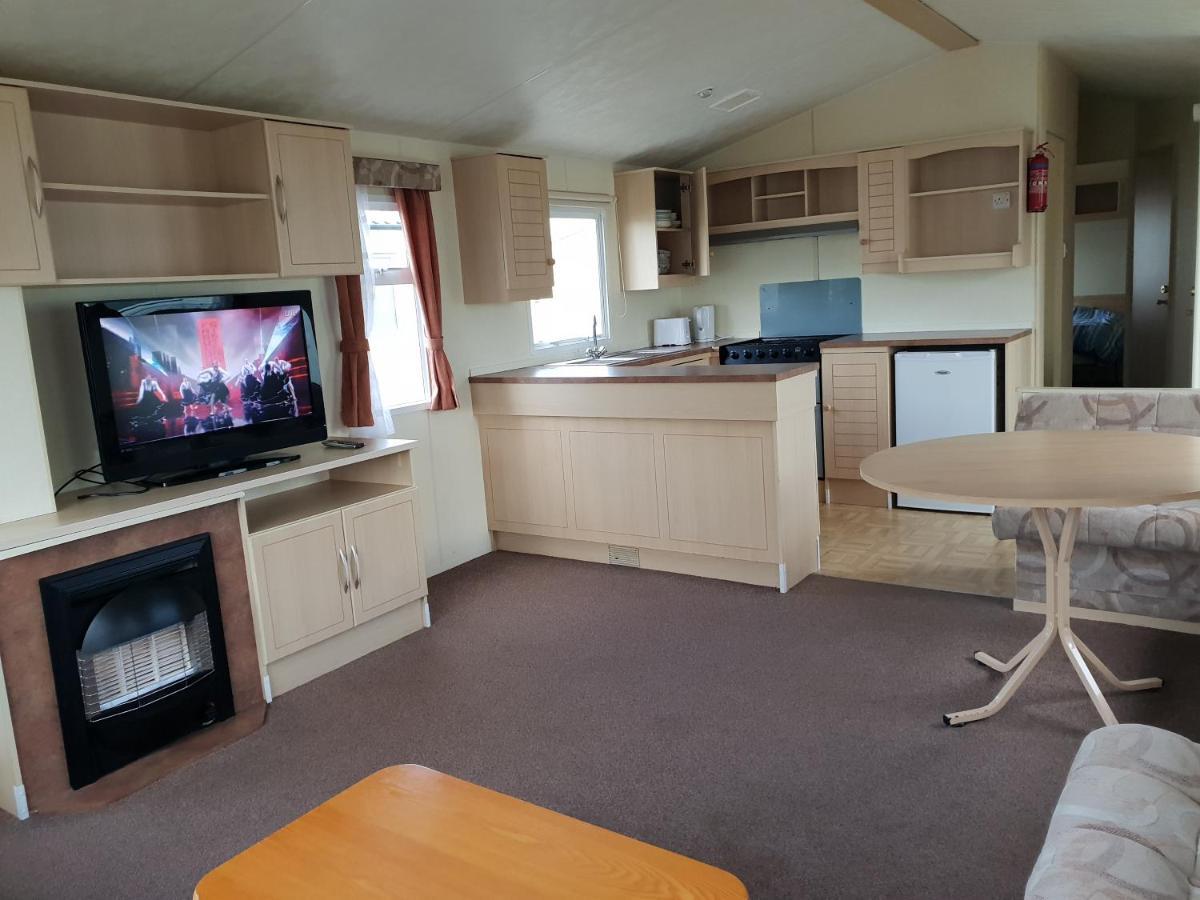 Holiday Home In Lyons Robin Hood Holiday Park Meliden Kültér fotó