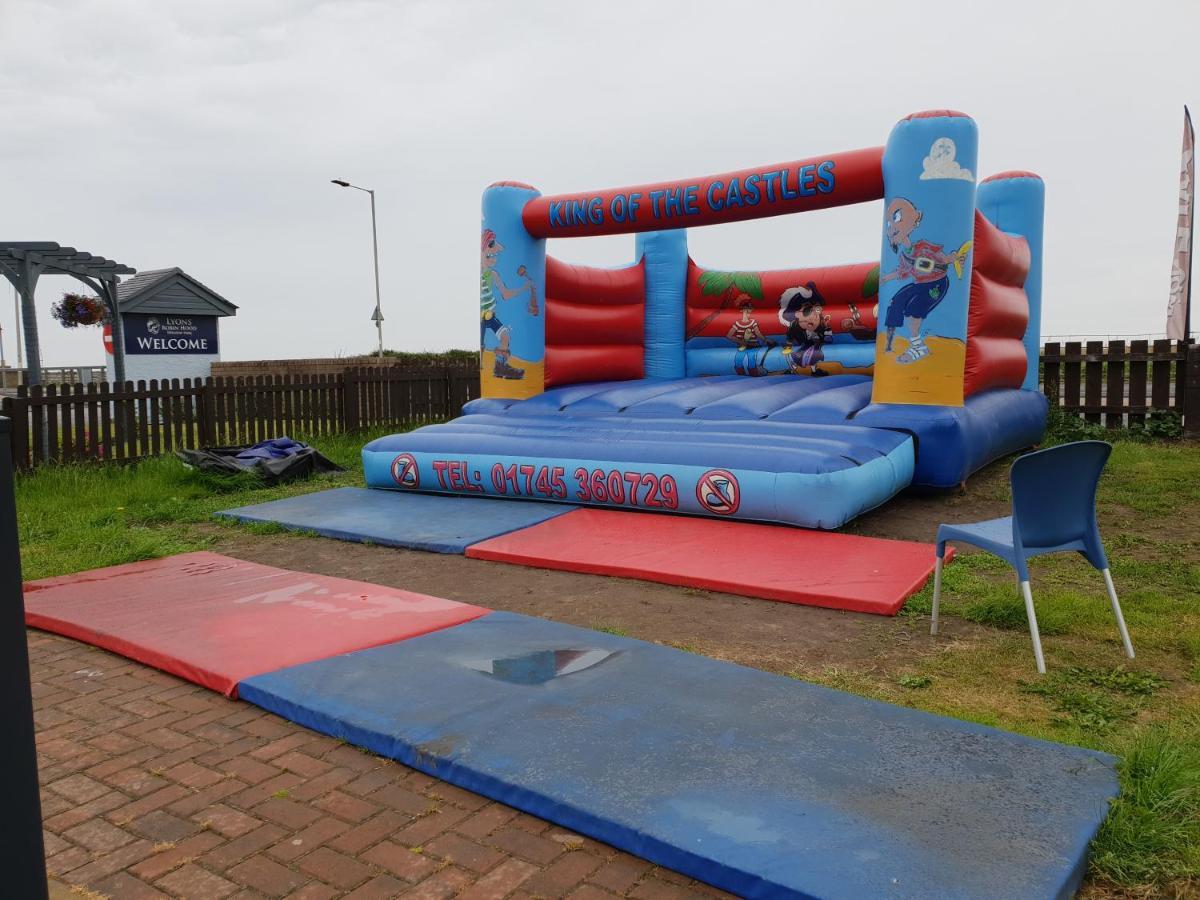 Holiday Home In Lyons Robin Hood Holiday Park Meliden Kültér fotó