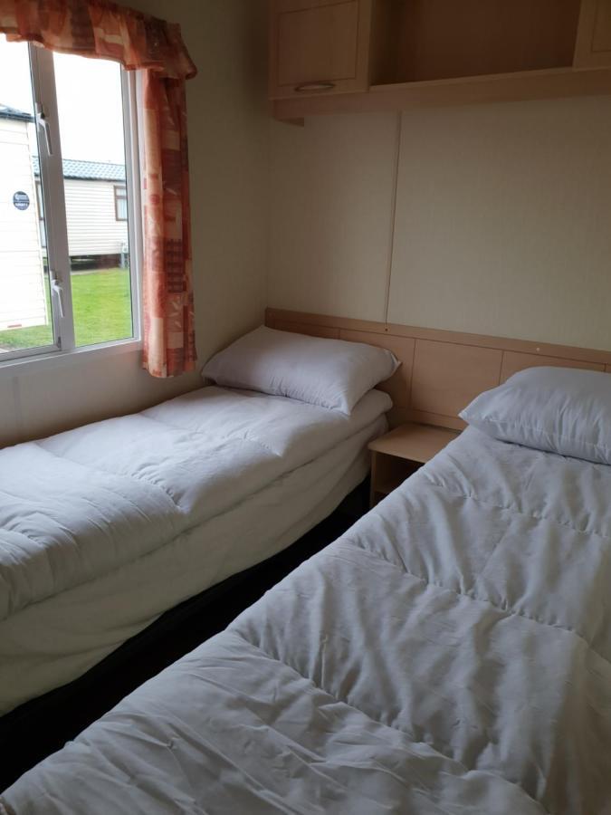 Holiday Home In Lyons Robin Hood Holiday Park Meliden Kültér fotó